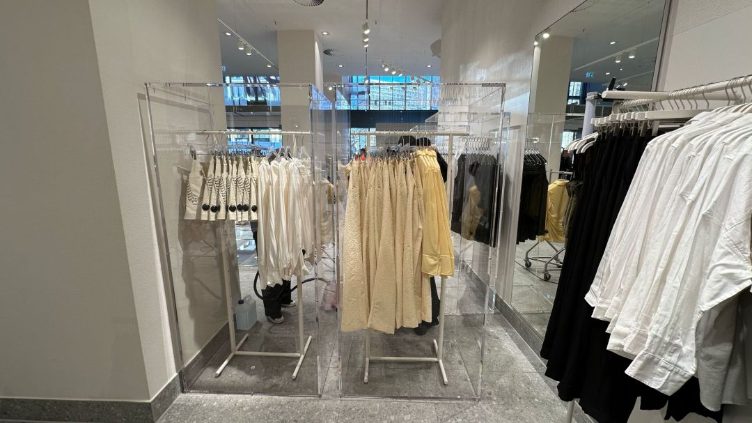 H&M Acrylic Furniture